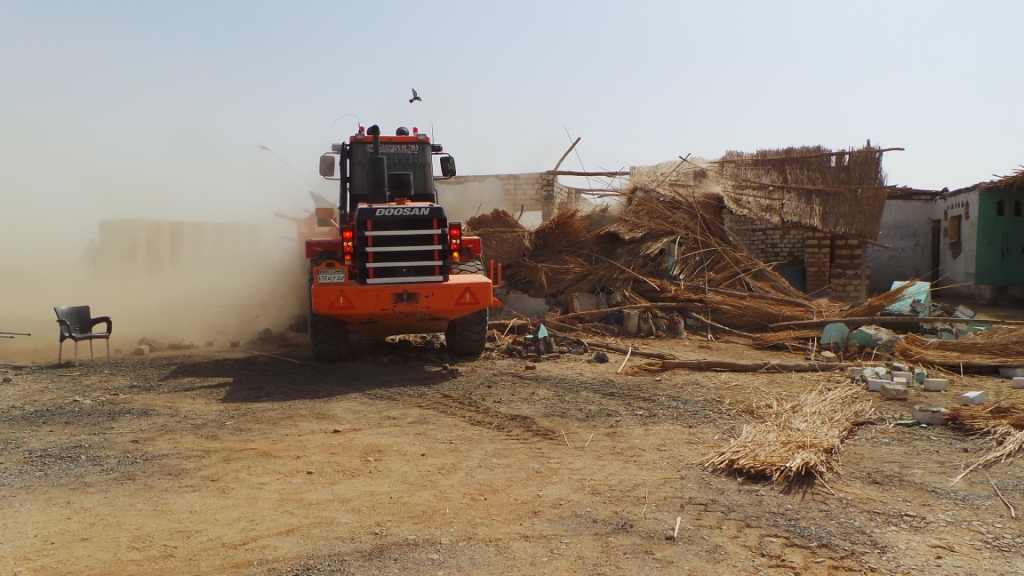 جانب من بدء حملة الإزالة بأسوان (1)