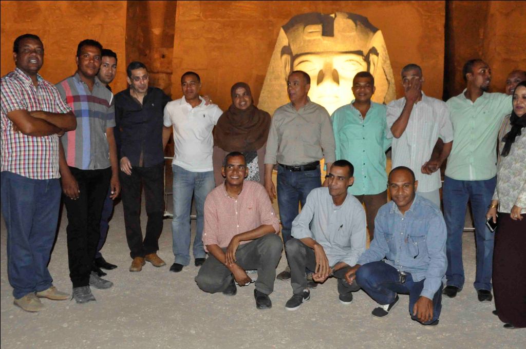 11- فريق الاثار ينطلق في ترميم تمثال جديد لرمسيس الثاني بمعبد الاقصر