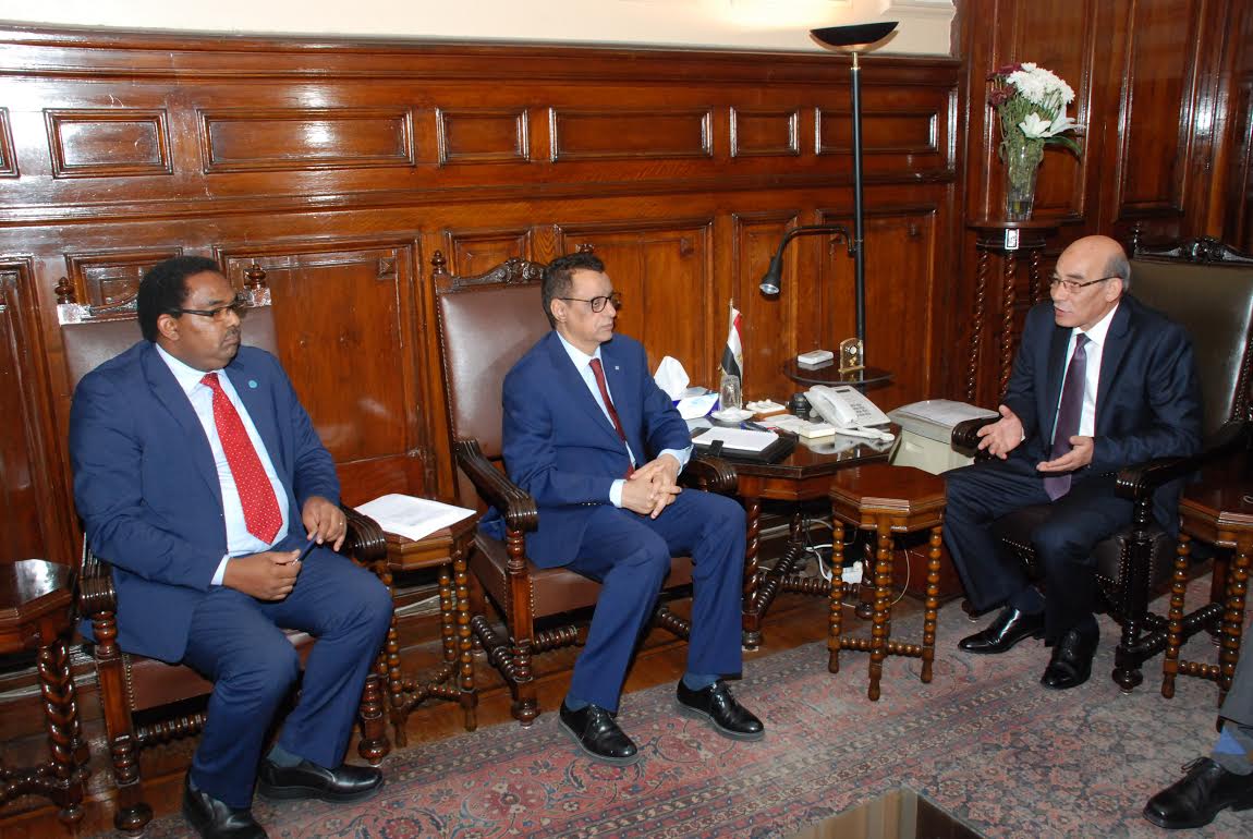 وزير الزراعة يبحث مع ممثلي فاو أنشطة منتدى الاستثمار الزراعي في مصر3