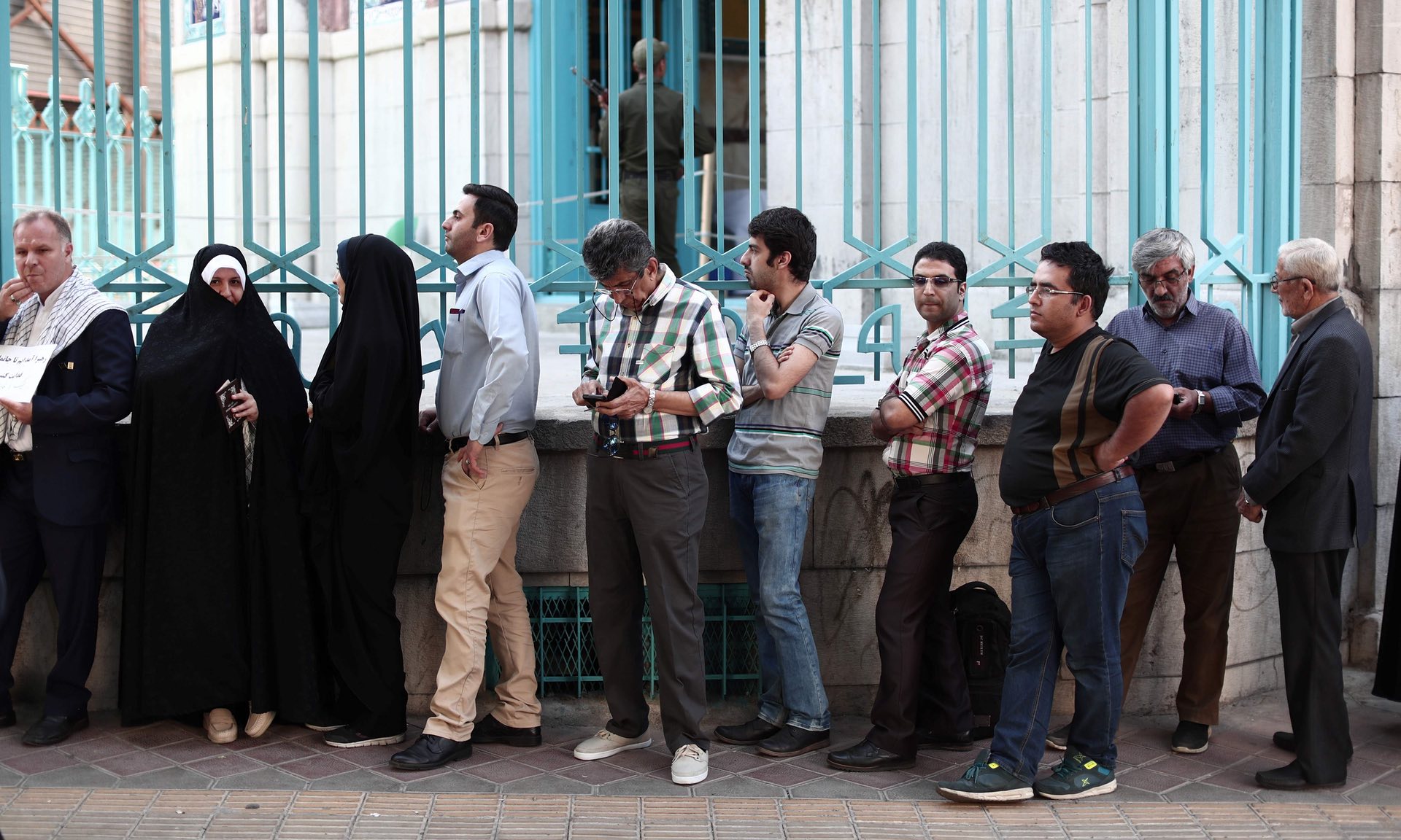 طوابير الناخبين في ايران