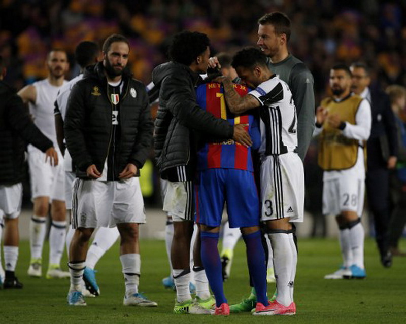 juventus-singkirkan-barcelona-di-liga-champions-alves-itu-menyakitkan-s9WgtQSqu2