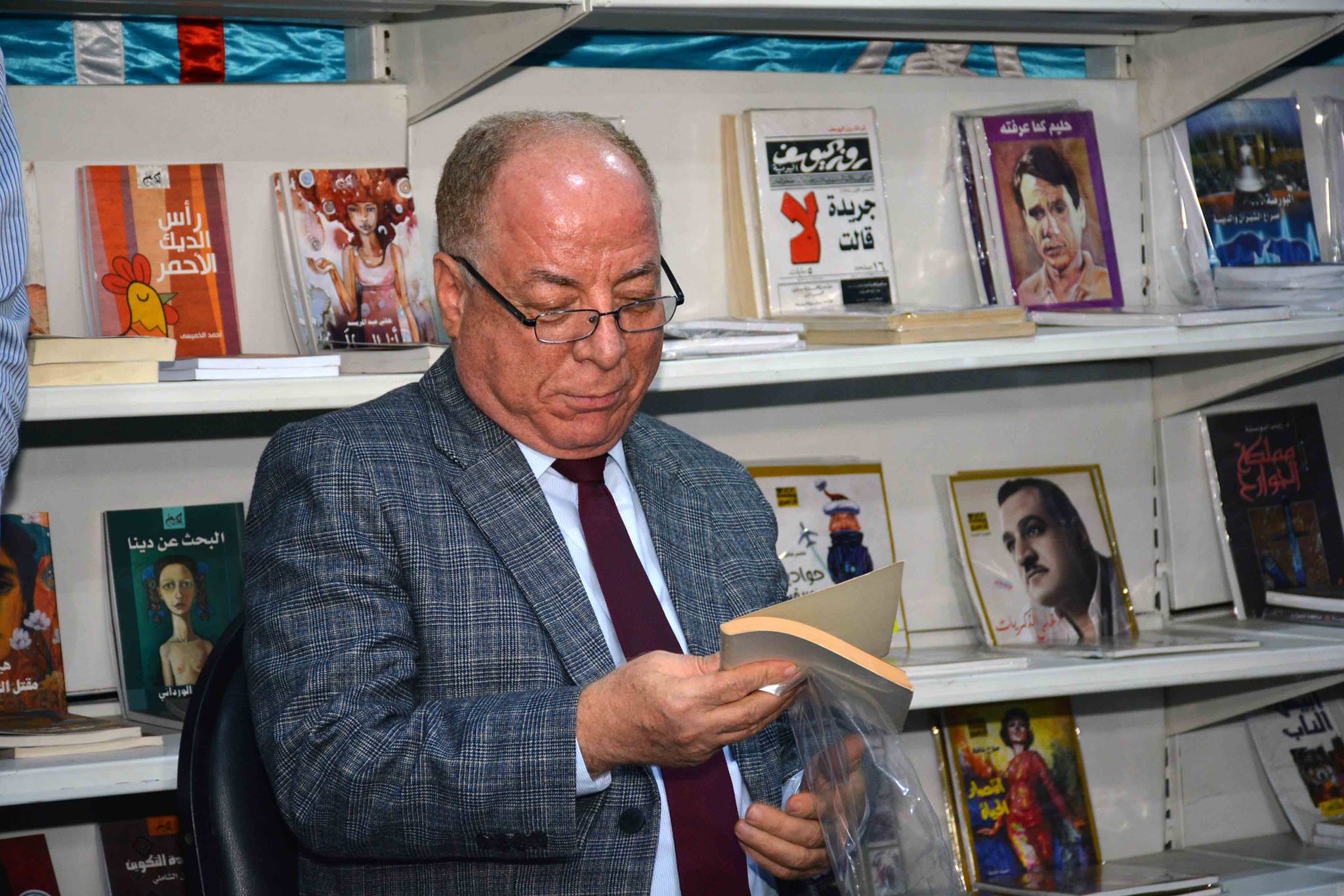 وزير الثقافة يفتتح سور دار الهلال للكتاب  (4)