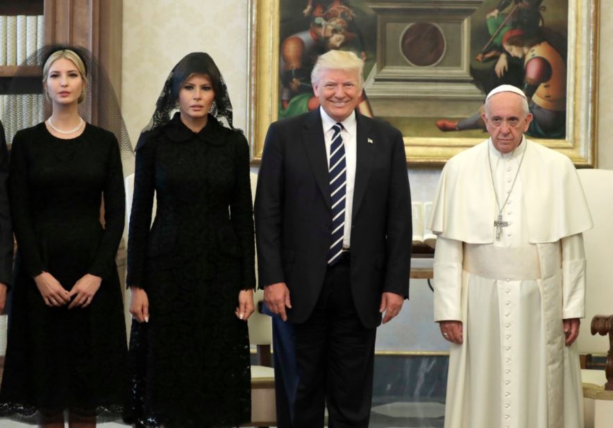 ترامب وأسرته في زيارتهم لبابا الفاتيكان