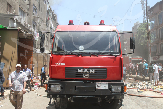 حريق بسوق الملابس في إمبابة (4)