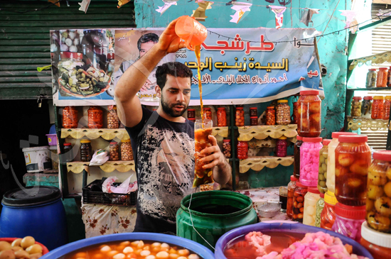 صناعة الطرشي رحلة لفتح شهية المصريين (7)