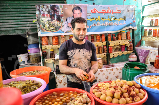 صناعة الطرشي رحلة لفتح شهية المصريين (8)