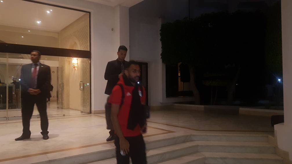 المنتخب يغادر فندق تونس للعودة القاهرة بعد الهزيمة بهدف (9)