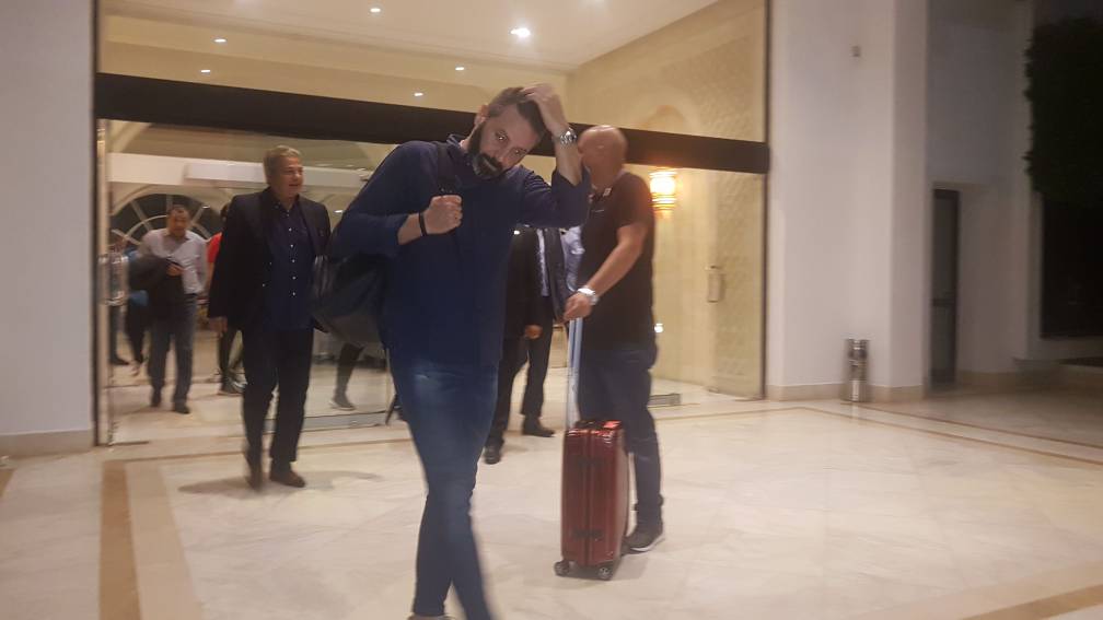 المنتخب يغادر فندق تونس للعودة القاهرة بعد الهزيمة بهدف (8)
