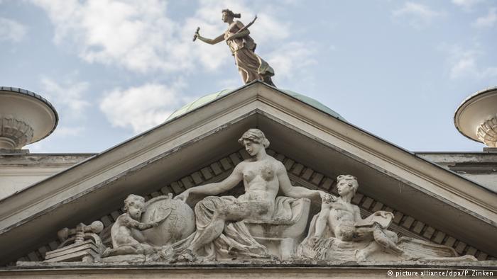 41838-تماثيل-عارية