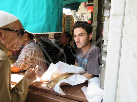إقبال كثيف من المواطنين على شراء الفسيخ في العيد (8)