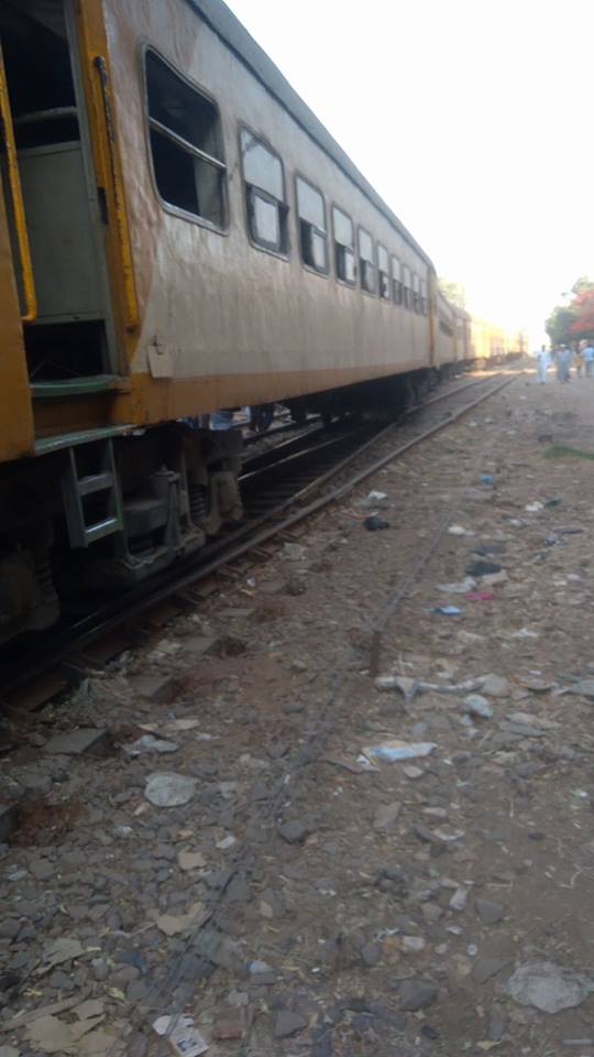 خروج قطار القاهرة شبين الكوم عن القضبان بمحطة أشمون بالمنوفية  (5)