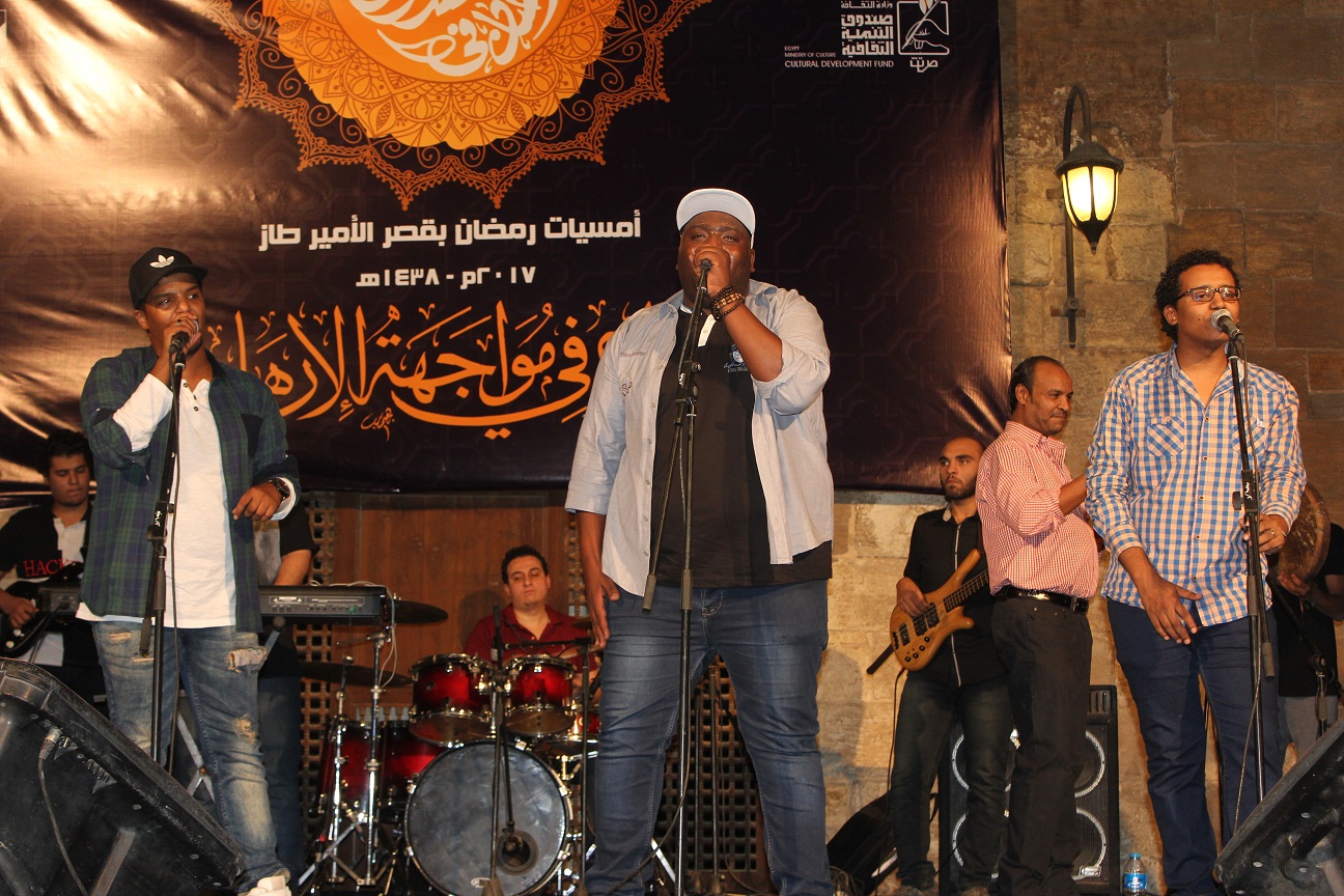 خالد منيب وفرقته في قصر الامير طاز  (3)
