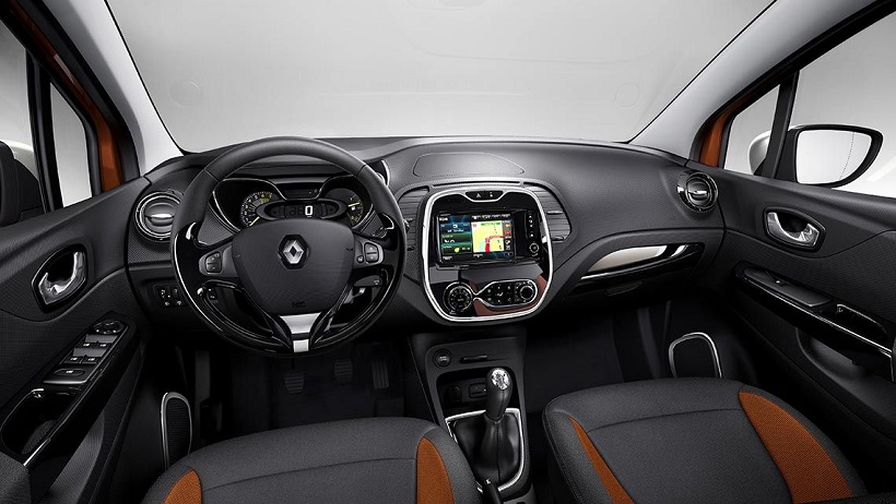 2015_Renault_Captur_Interior_2