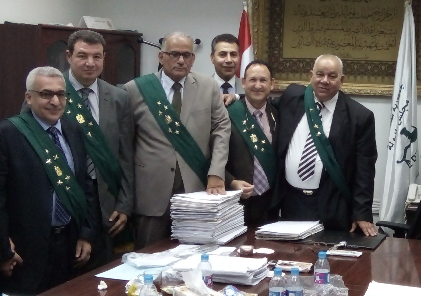 8المستشار الدكتور محمد مسعود رئيس مجلس الدولة مع اعضاء المحكمة الادارية العليا 