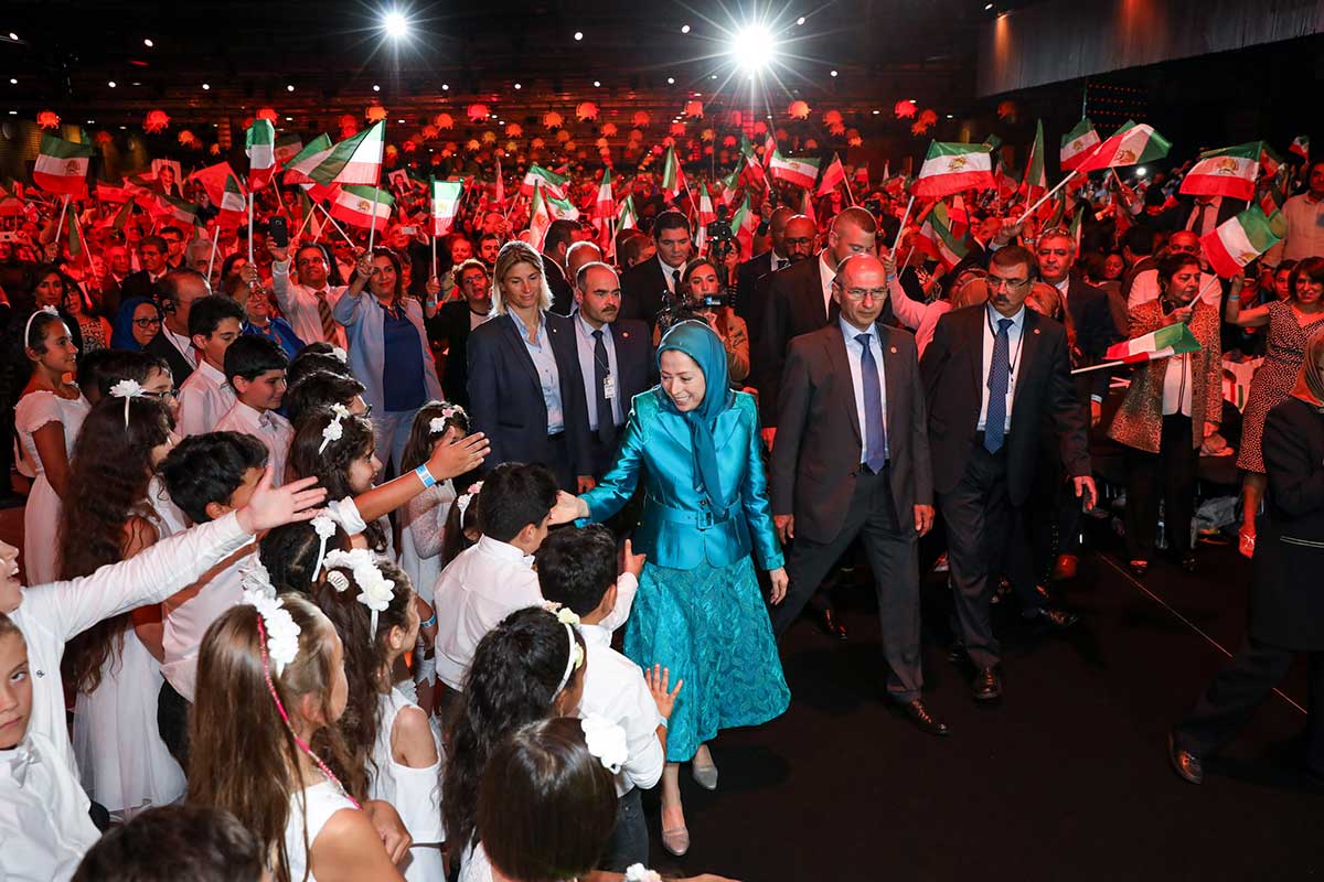12-Speech-by-Maryam-Rajavi-At-the-Grand-Gathering-of-Iranians-in-Villepinte