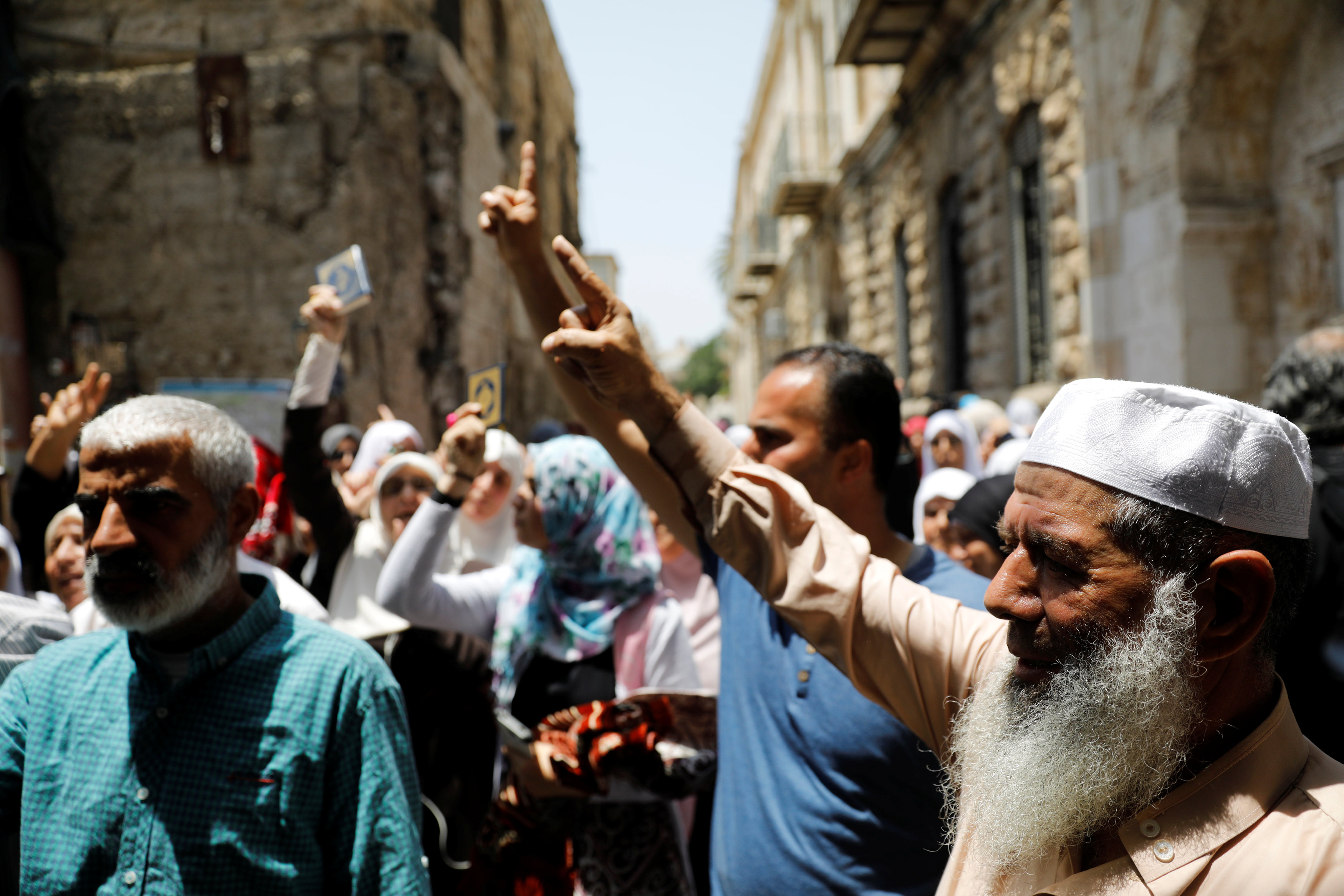 تظاهرات لمئات الفلسطينين