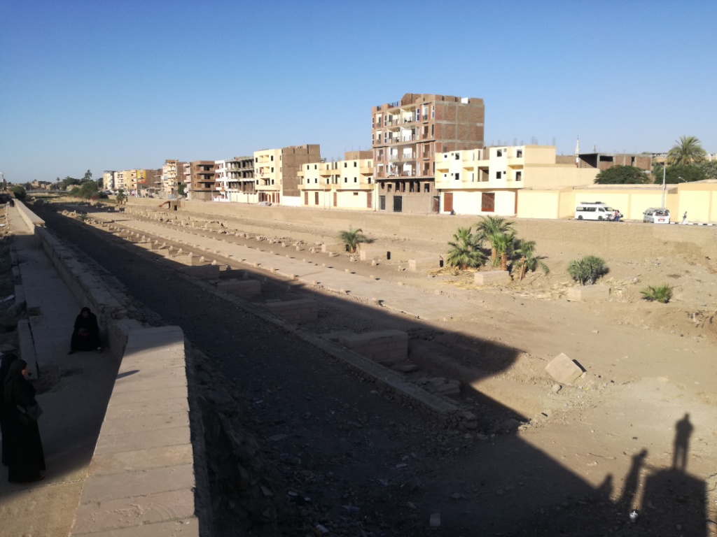 اللجنة الهندسية لمشروع إحياء طريق الكباش الفرعوني تواصل عملها بالأقصر (4)