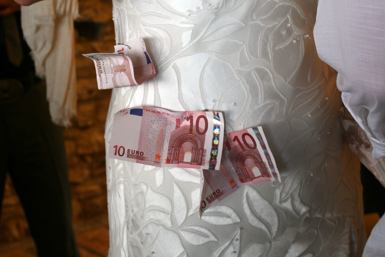 رقصة النقود