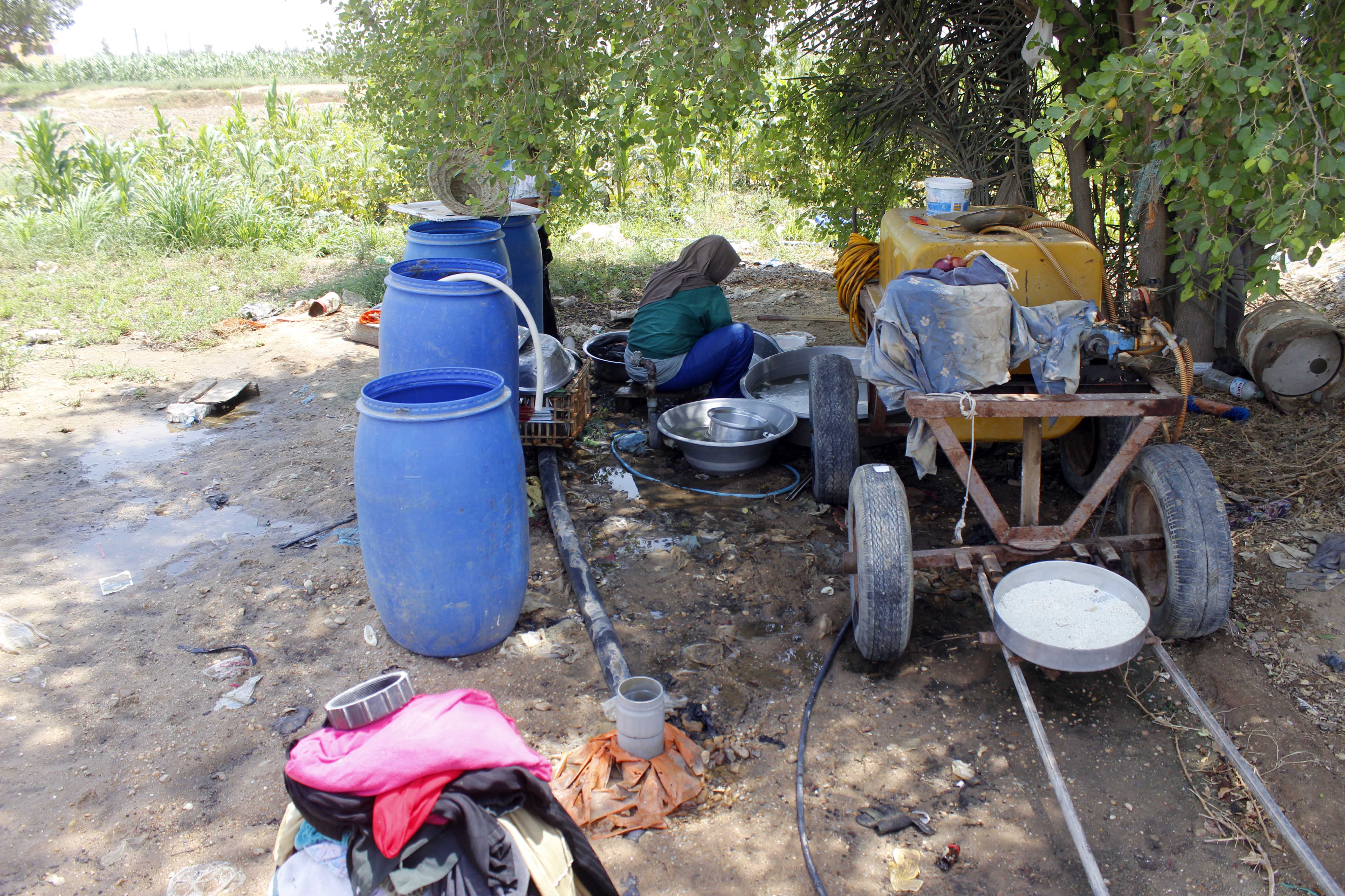 قري  تعيش بدون مياه  شرب  لأربعة أشهر  - تصوير  محمد عوض  (4)