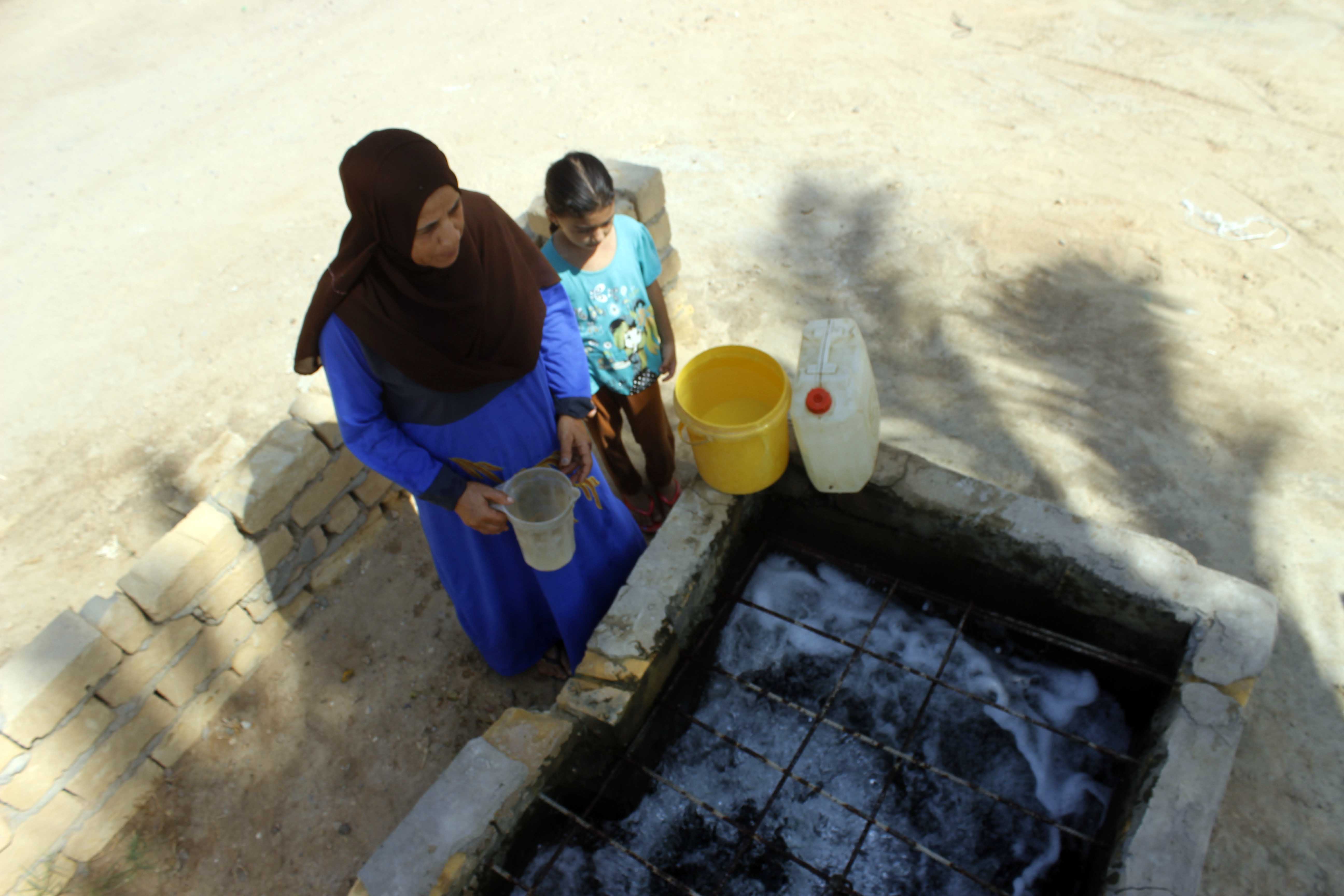 قري  تعيش بدون مياه  شرب  لأربعة أشهر  - تصوير  محمد عوض  (15)