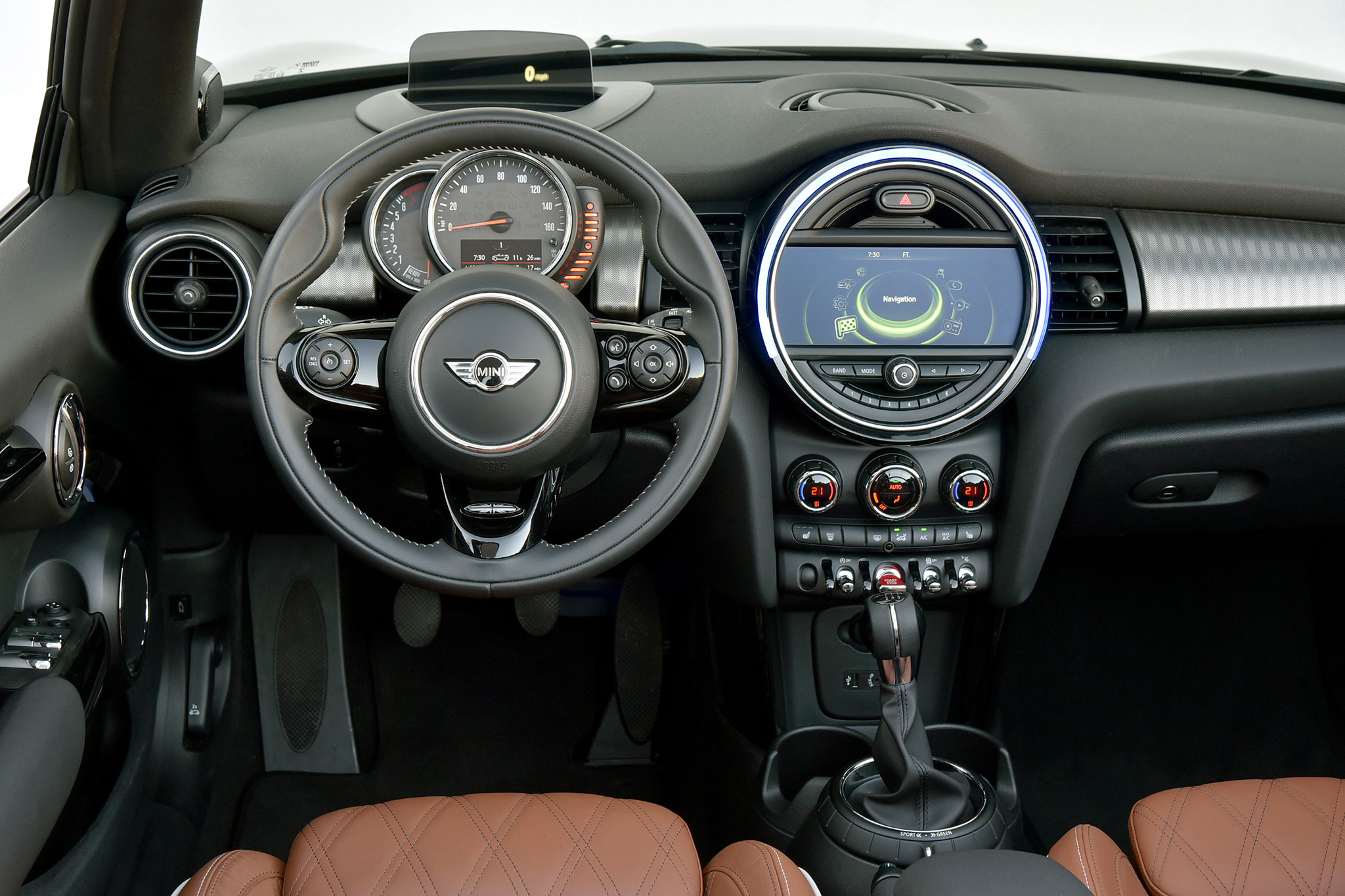 2016-Mini-Convertible-Cooper-S-dashboard-1