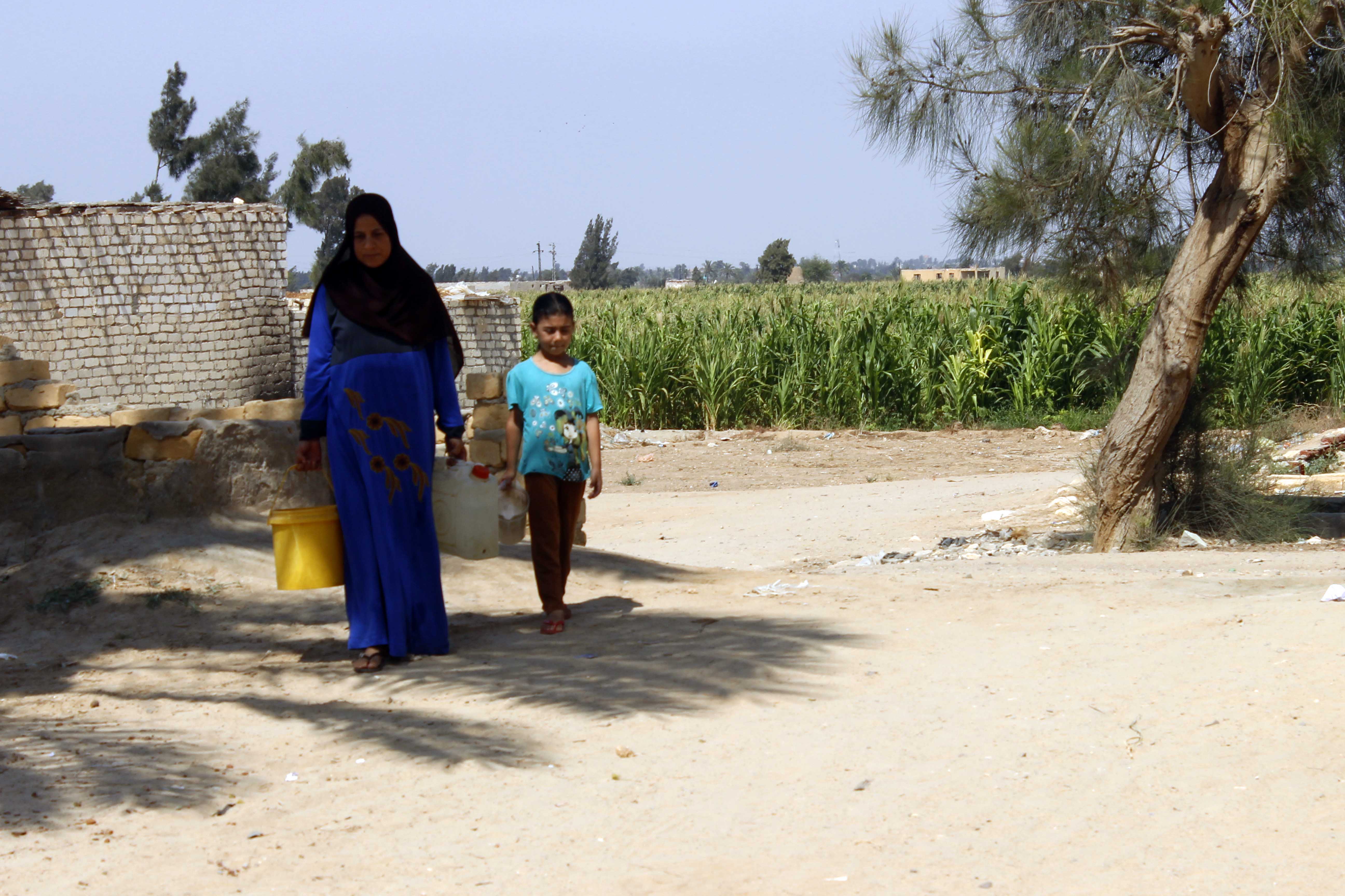 قري  تعيش بدون مياه  شرب  لأربعة أشهر  - تصوير  محمد عوض  (16)