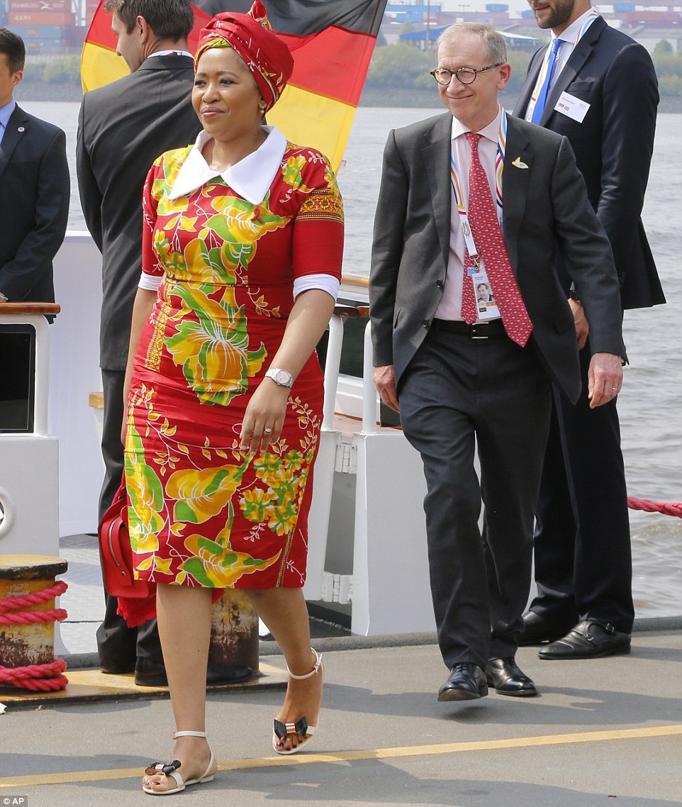 زوج تيريزا ماي مع زوجة رئيس جنوب افريقيا