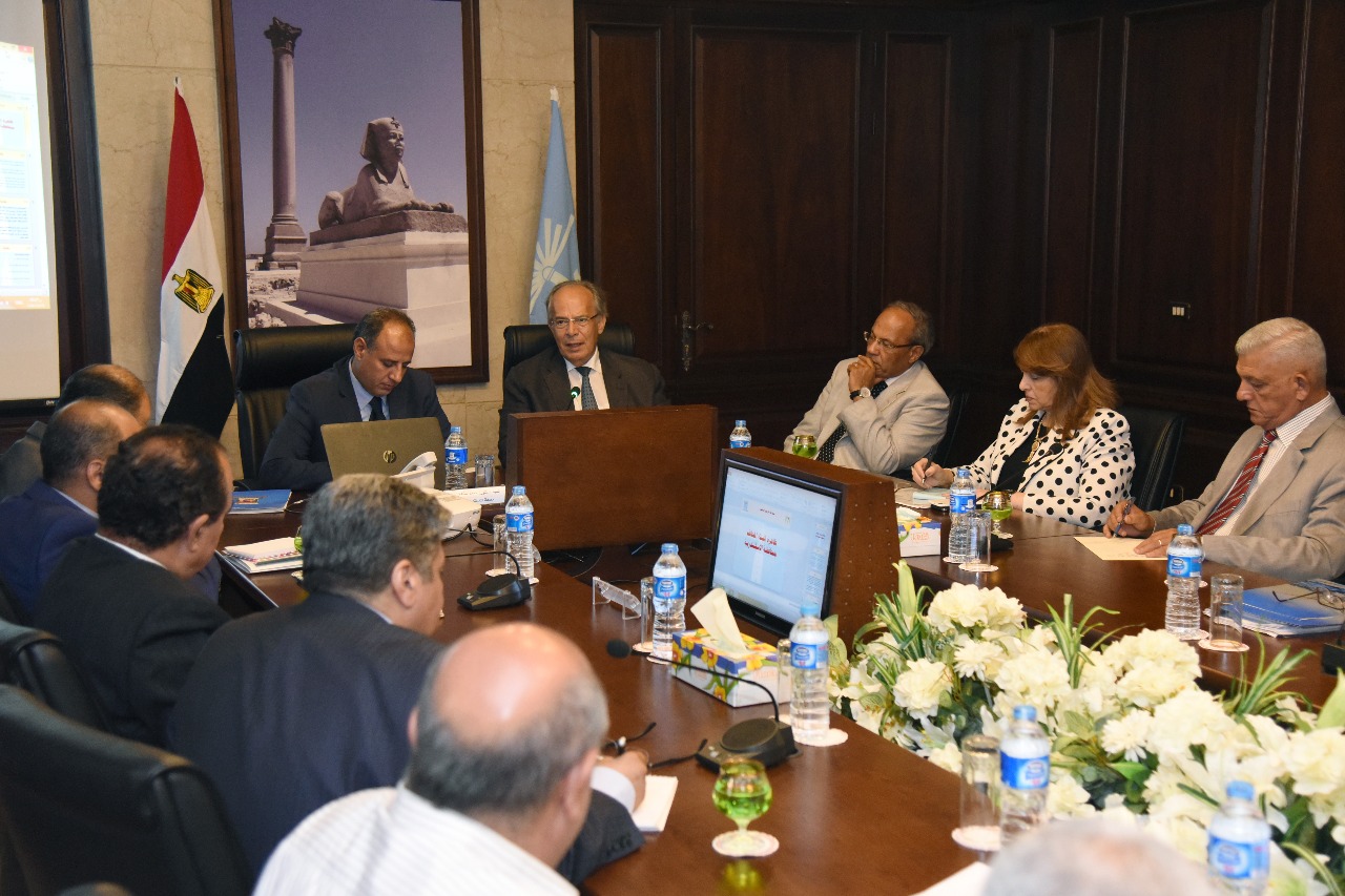وزير التنمية المحلية (2)