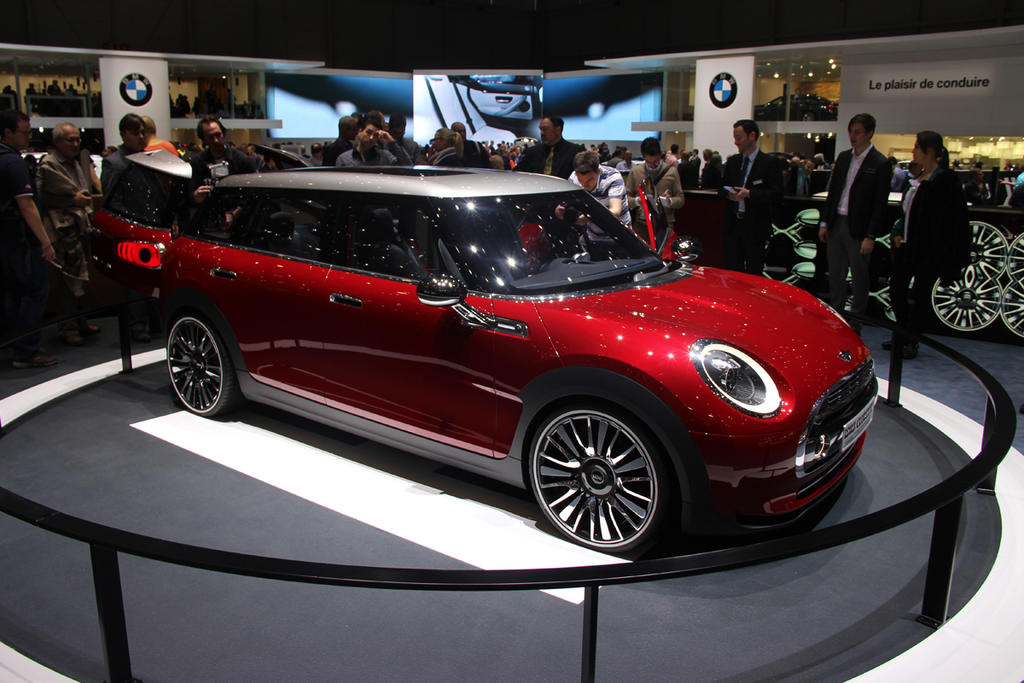 MINI-Clubman-Concept-Live-Shot-02