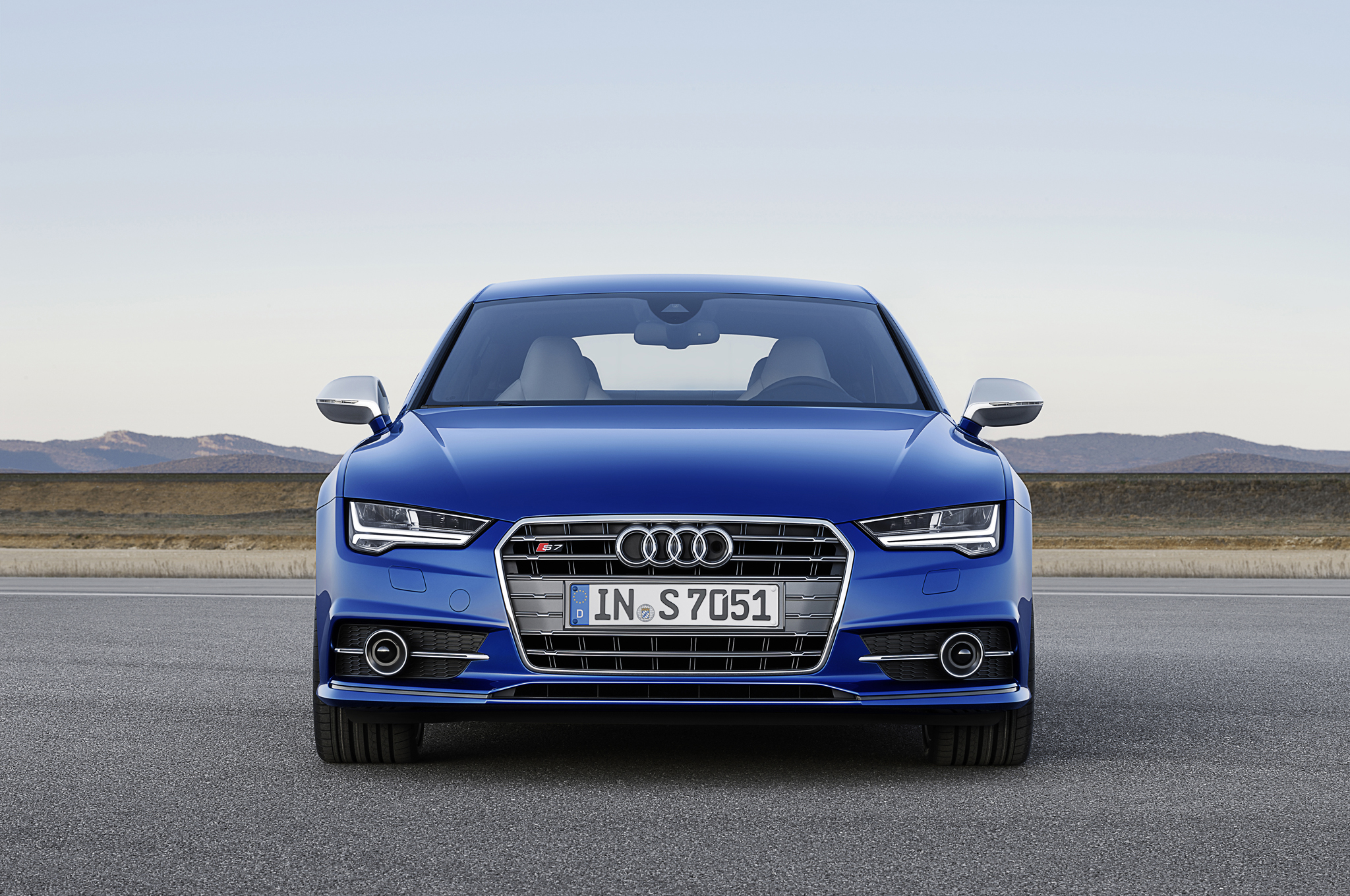 2016-Audi-S7-European-Spec-front