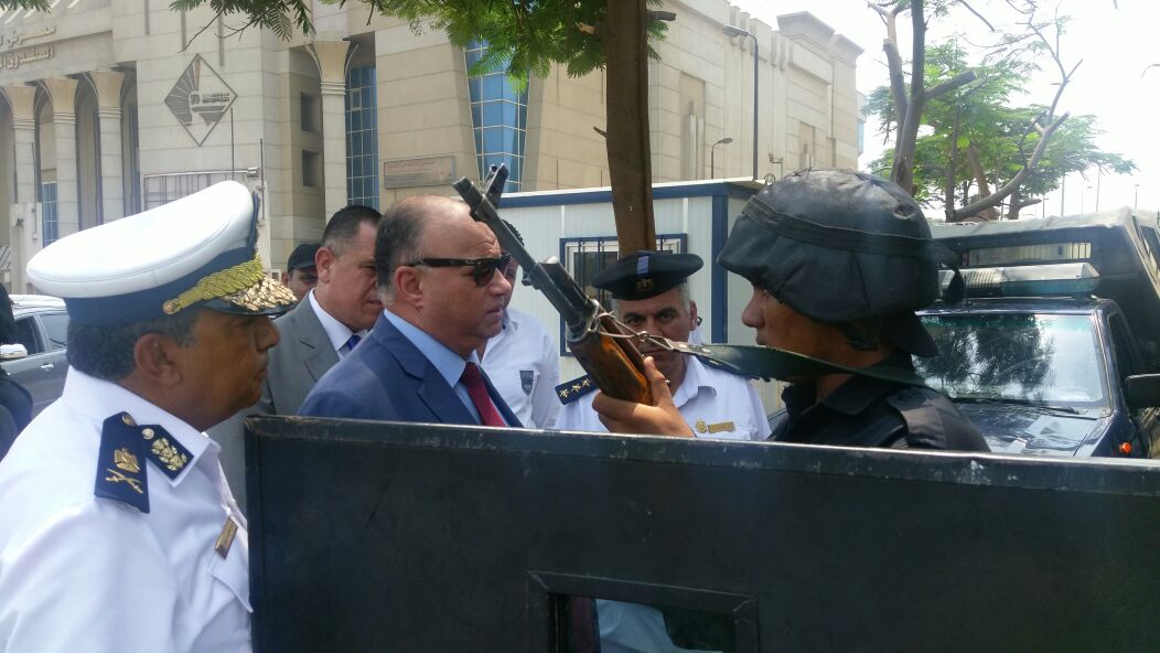 مدير أمن القاهرة يفاجئ الخدمات الأمنية (9)