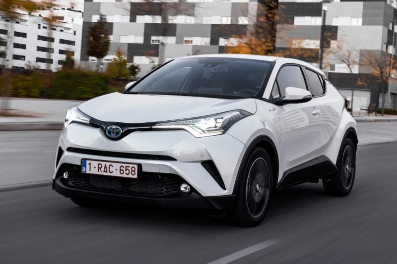 2016_toyota-chr_hybrid_mte_dynamic_04-min-800x533