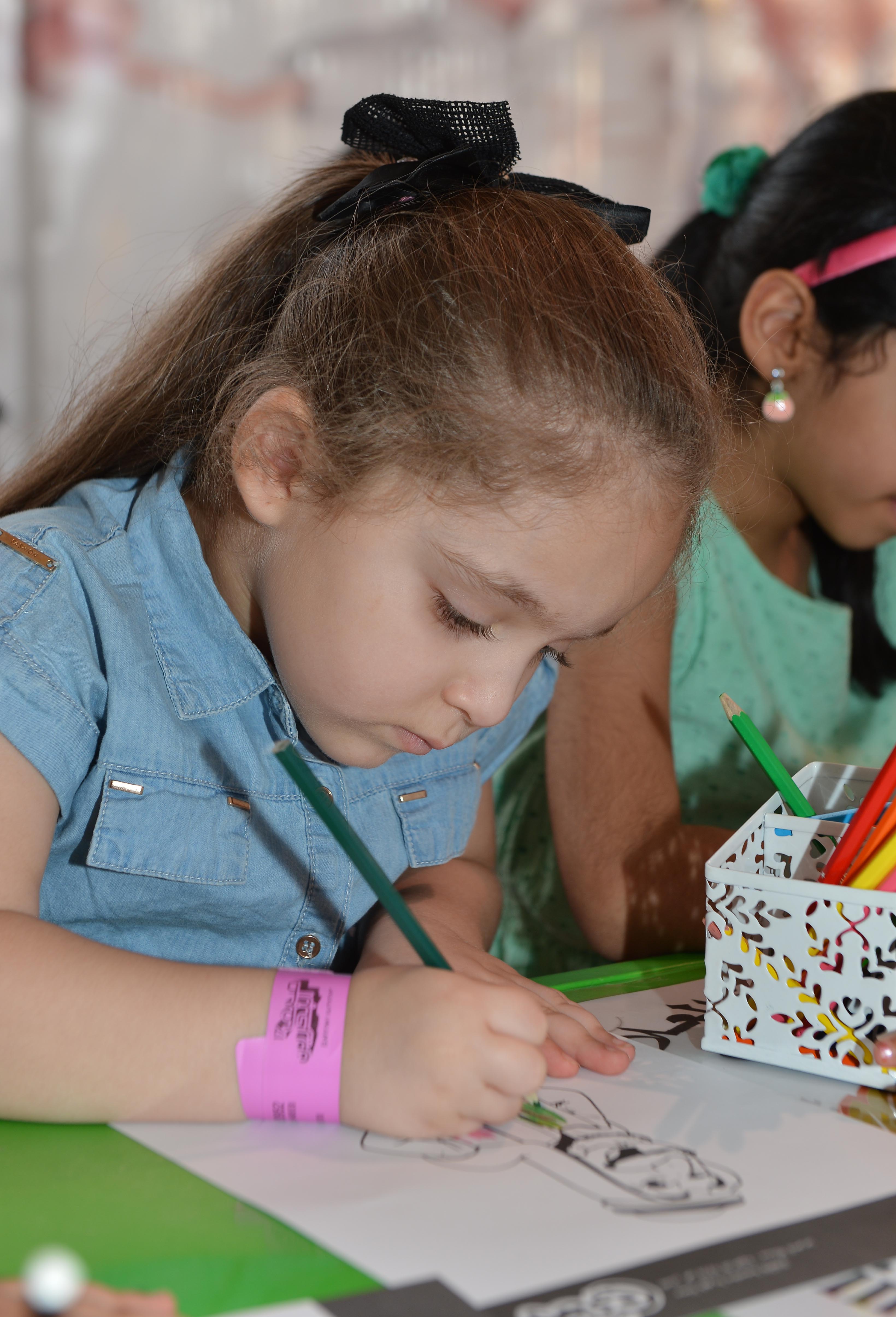 الاطفال في مهرجان صيف البحرين 2017