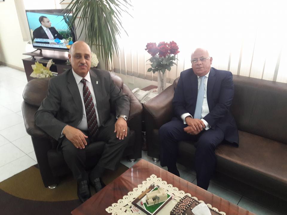 لقاء محافظ بورسعيد ورئيس هيئة التعاونيات (1)