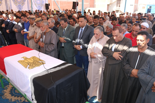 جنازة عسكرية لشهيد الشرطة النقيب عصام يونس عبد الفتاح (1)
