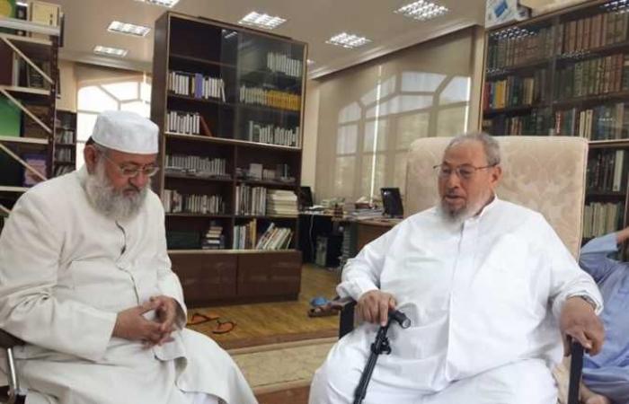 سلمان الندوي يستقبله الزعيم الروحي لجماعة الإخوان يوسف القرضاوي في قطر