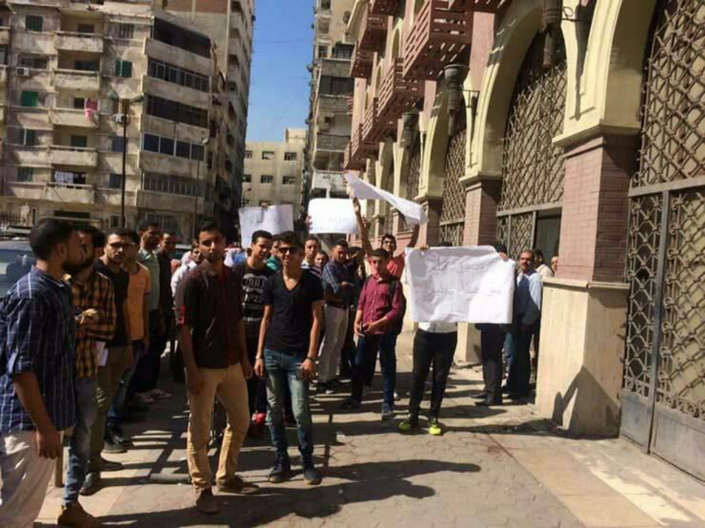 وقفة احتجاجية لطلاب المدن الجامعية بالإسكندرية (3)