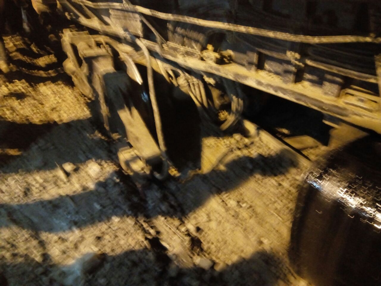 خروج قطبان جرار قطار عن القضبان وتوقف حركة القطارات بكفر الشيخ  (17)