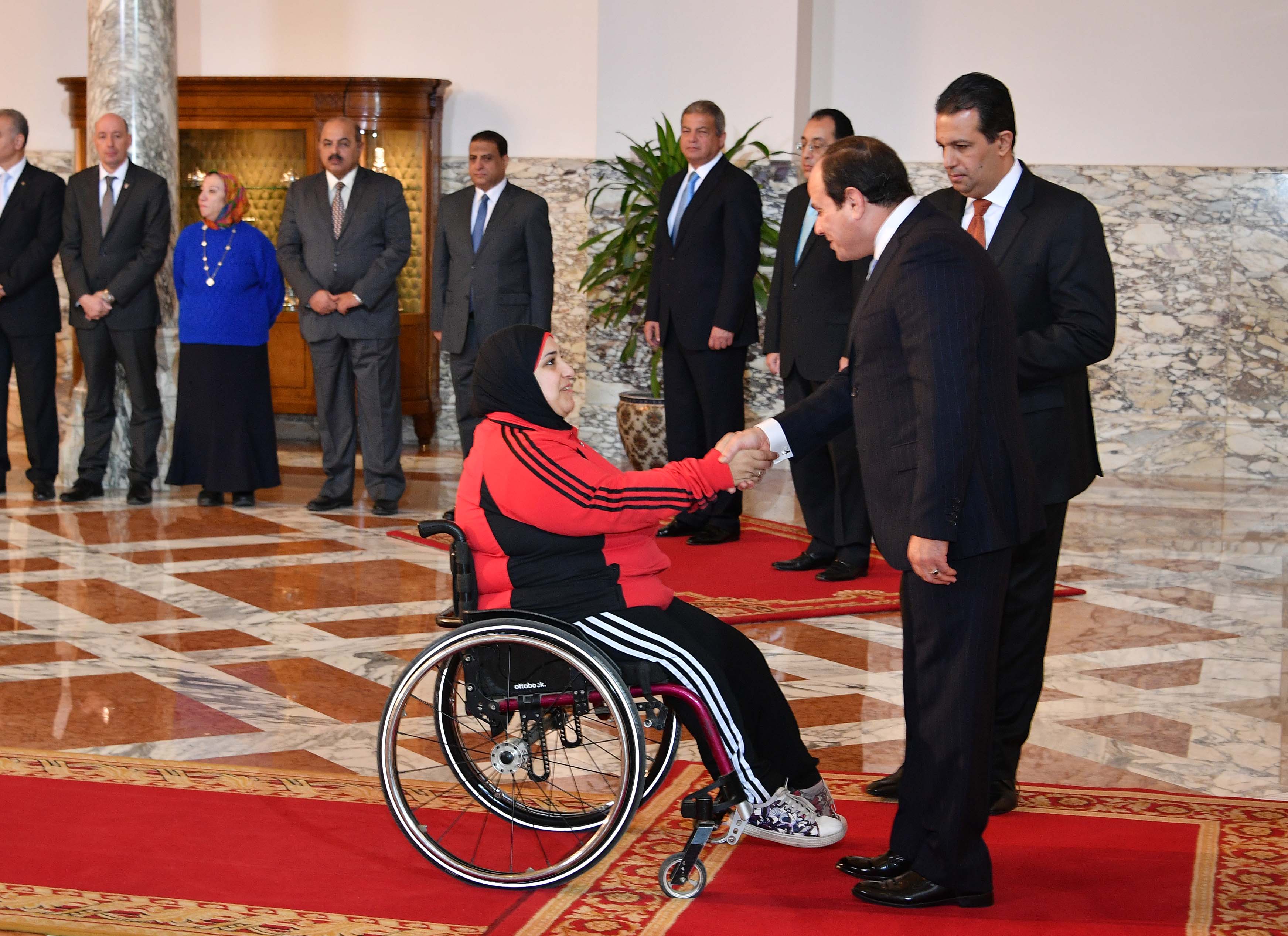 السيسى يمنح أوسمة الجمهورية للأبطال الرياضيين  (3)