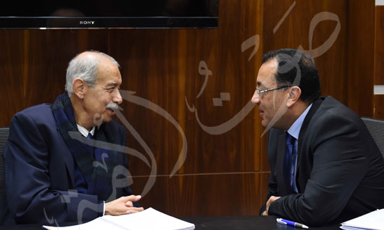 شريف إسماعيل يلتقي الوزراء الجدد بعد موافقة البرلمان على التعديلات (8)