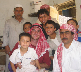 Jared_cohen_with_Syrian_bedouin_kids