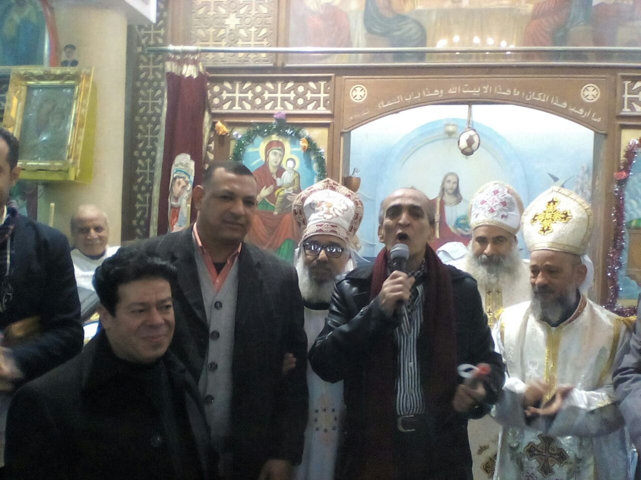 حزب المصريين الأحرار بالجيزة يشارك الأقباط احتفالات عيد الميلاد  (9)