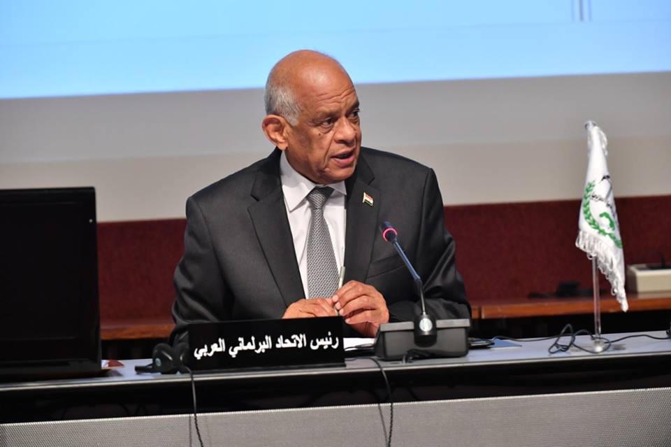الدكتور علي عبد العال ممثلا للاتحاد العربى