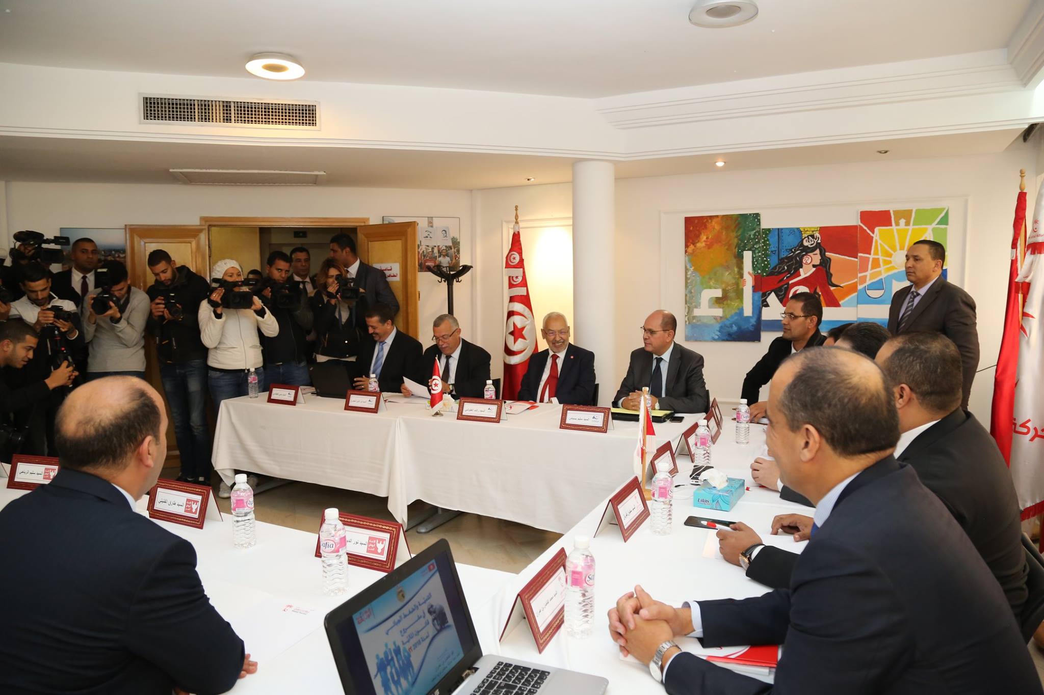 لقاء الأحزاب في نداء تونس