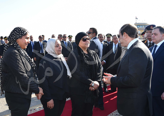 الرئيس عبد الفتاح السيسى يتقدم جنازة جثمان الشهيد ساطع النعمانى ضحية الإرهاب (4)