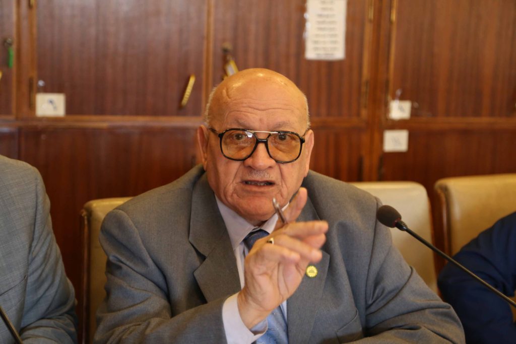 عبد المنعم العليمي عضو اللجنة الدستورية والتشريعية