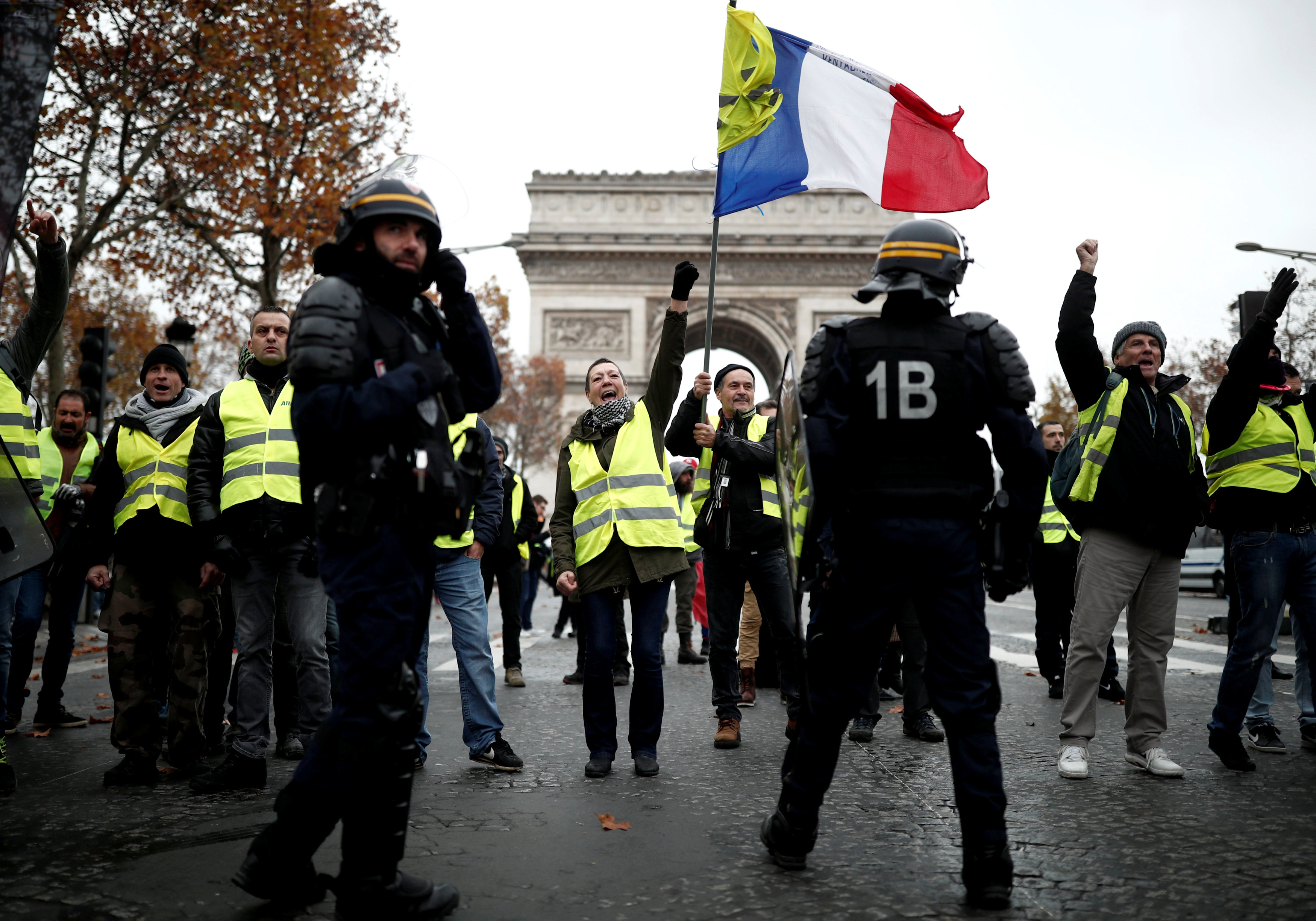 مظاهرات فرنسا (7)