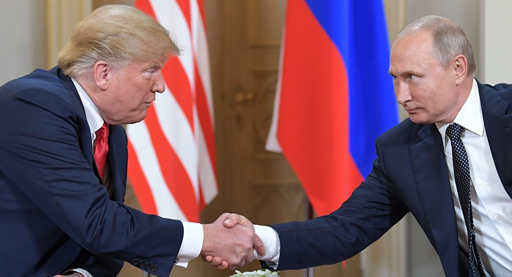 الرئيس الروسي فلاديمير بوتين ونظيره الأمريكي دونالد ترامب