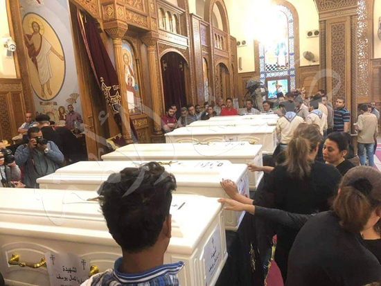 صلوات الجنازة جثامين شهداء طريق دير الأنبا صموئيل (3)