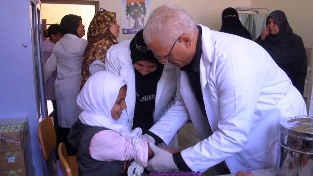 مسح طبي لتلاميذ المرحلة الابتدائية بشمال سيناء (2)